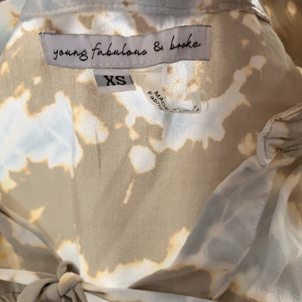 You g fabulous and broke boho tie front blouse. NWOT - Picture 3 of 3